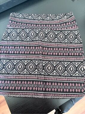 NWOT Charlotte Russe Black, Pink & White Aztec Mini Skirt